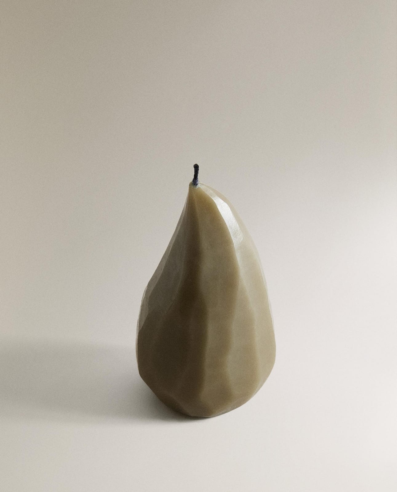 ZARA HOME ЗЕЛЕНАЯ ДЕКОРАТИВНАЯ СВЕЧА В ФОРМЕ КАПЛИ ракурс 3
