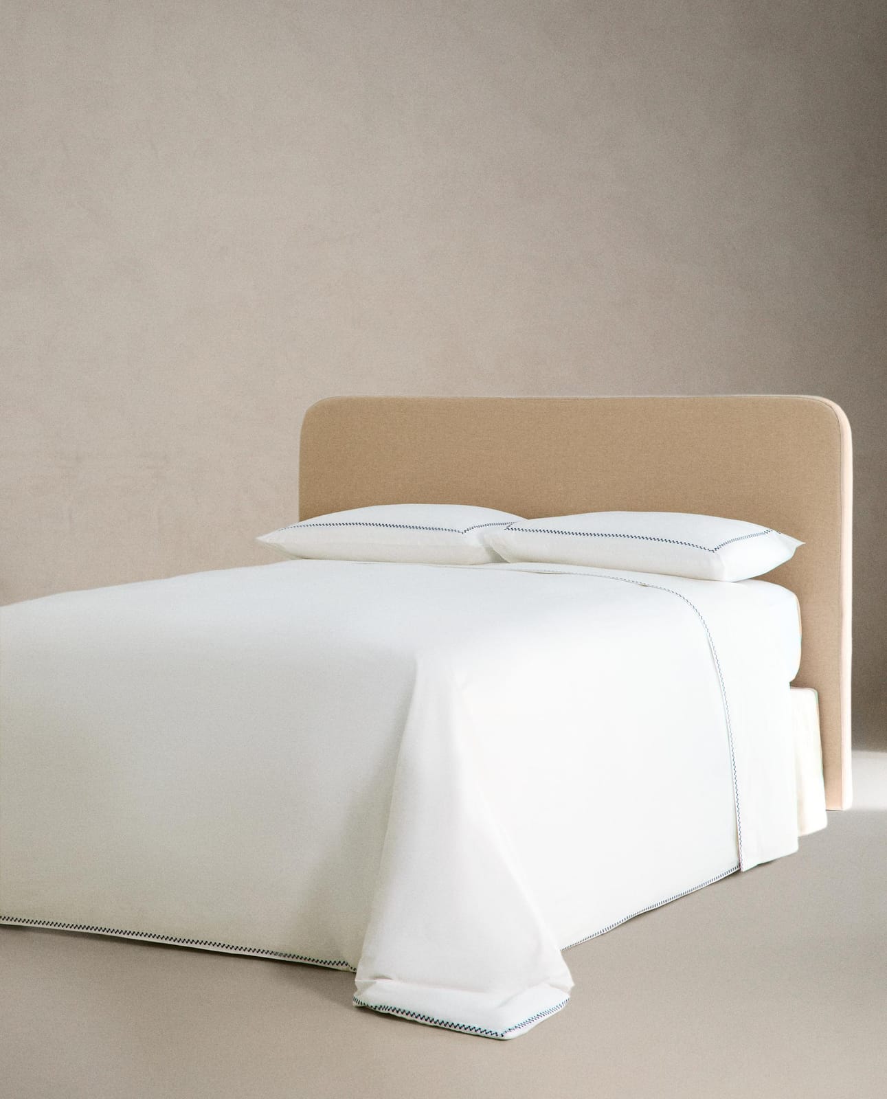 ZARA HOME Пододеяльник с вышитым бордюром ракурс 4