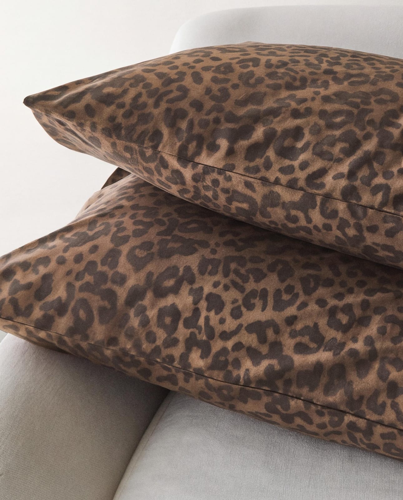 ZARA HOME Наволочка на подушку из перкаля в пантерку (200 нитей) ракурс 6
