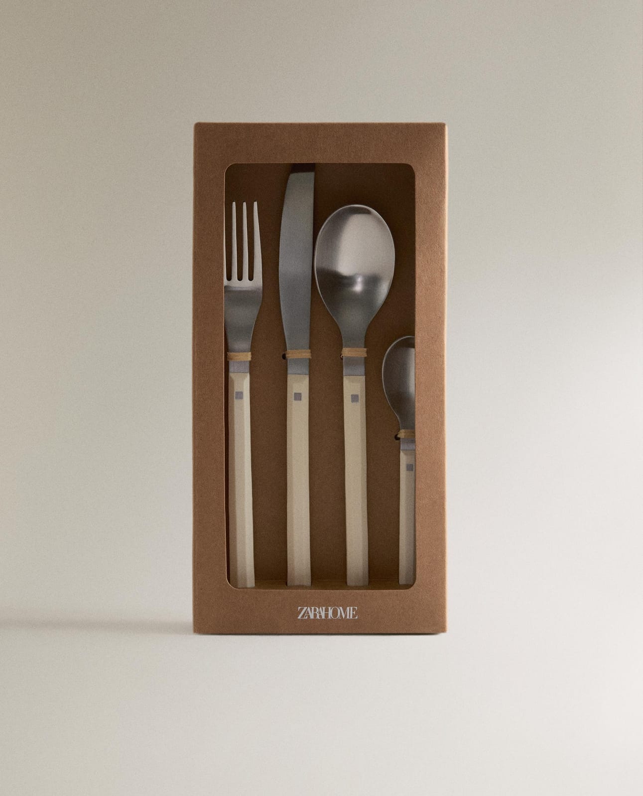 ZARA HOME КОМПЛЕКТ СТОЛОВЫХ ПРИБОРОВ С ШЕСТИГРАННОЙ РУЧКОЙ (4 ЭЛ.) ракурс 8