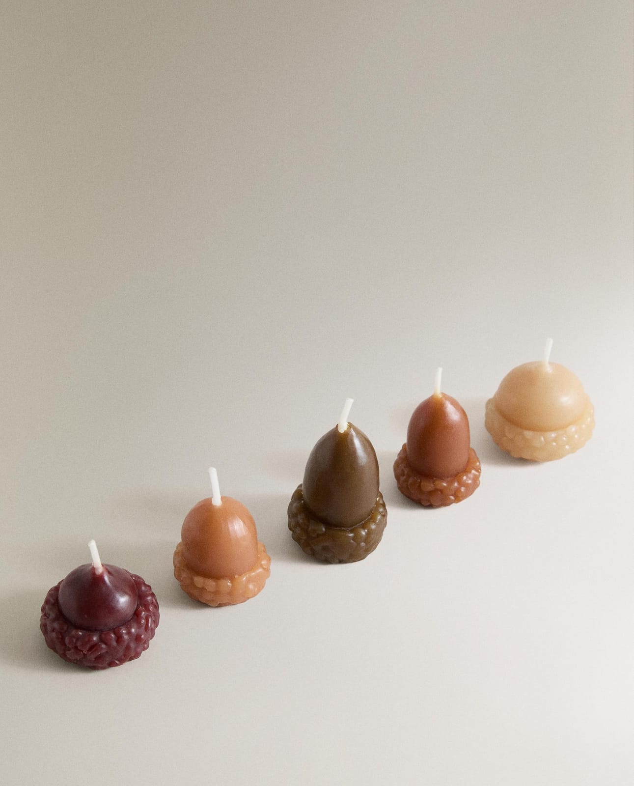 ZARA HOME НАБОР 5 АРОМАТИЧЕСКИХ СВЕЧЕЙ ЖЕЛУДИ PUMPKIN SPICE ракурс 6