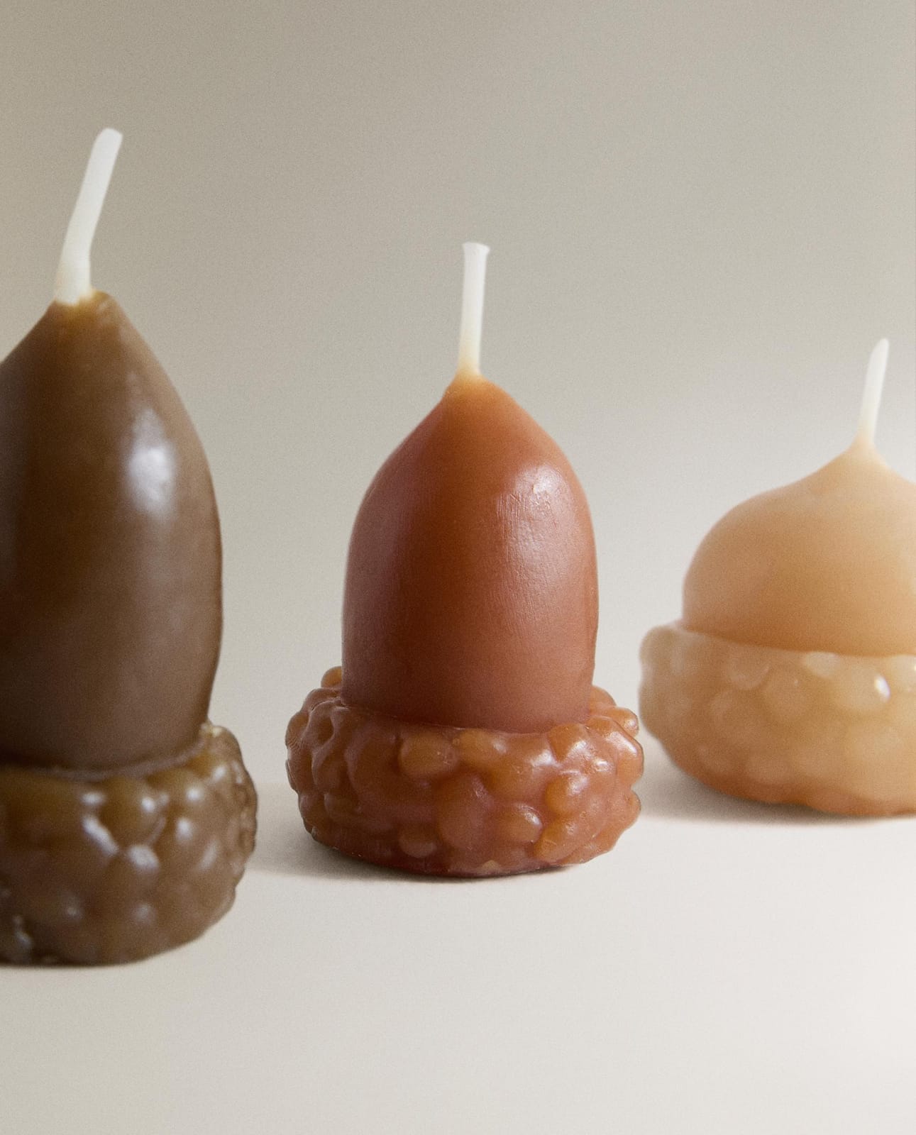 ZARA HOME НАБОР 5 АРОМАТИЧЕСКИХ СВЕЧЕЙ ЖЕЛУДИ PUMPKIN SPICE ракурс 3