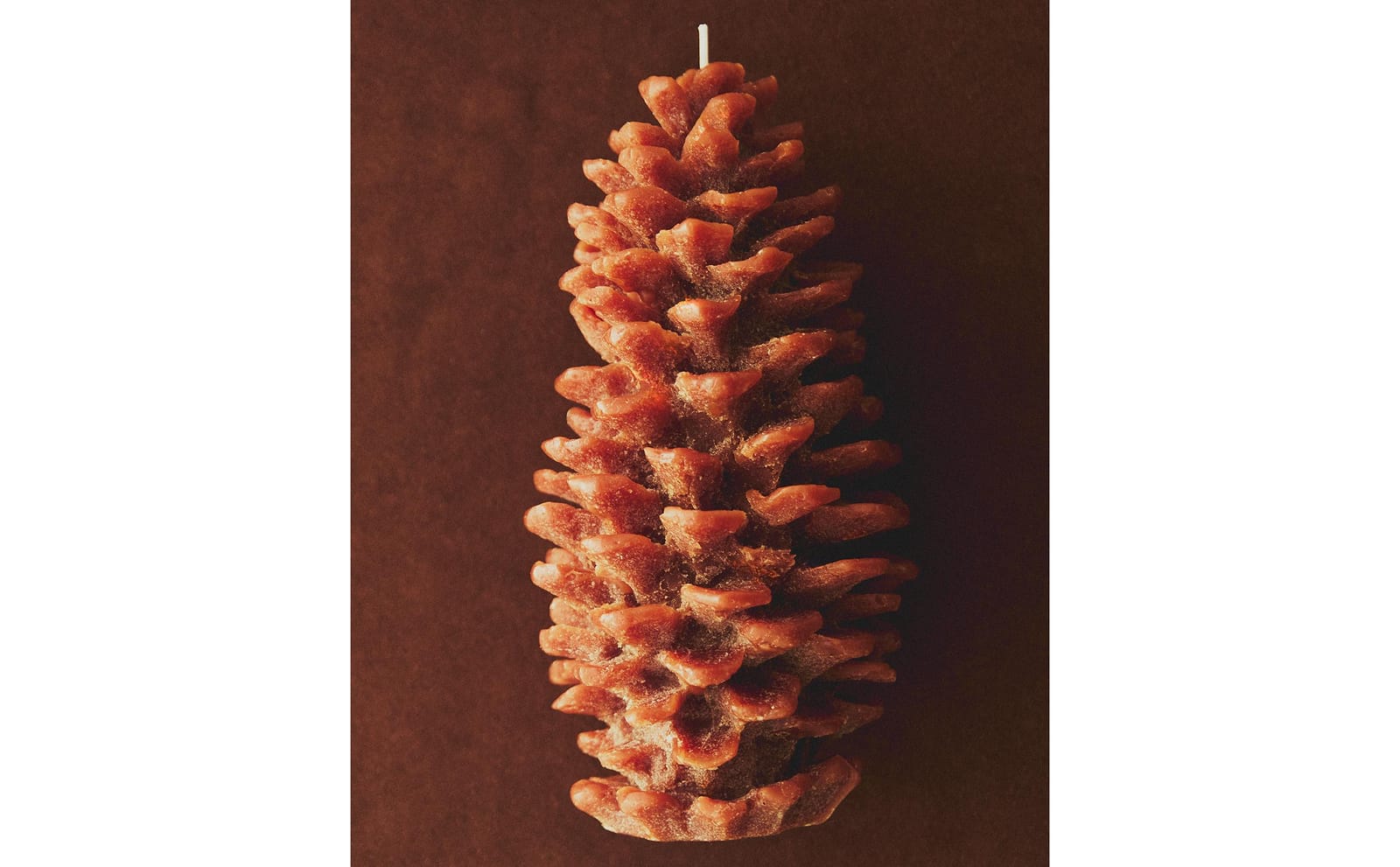 ZARA HOME БОЛЬШАЯ АРОМАТИЧЕСКАЯ СВЕЧА В ФОРМЕ ШИШКИ PUMPKIN SPICE ракурс 8
