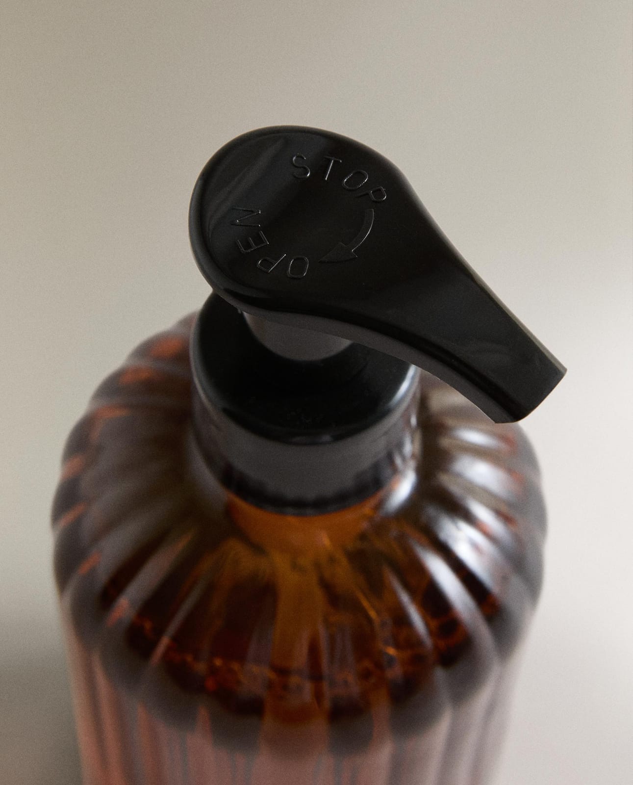 ZARA HOME (4800 ML) МЫЛО ДЛЯ РУК PUMPKIN SPICE ракурс 5