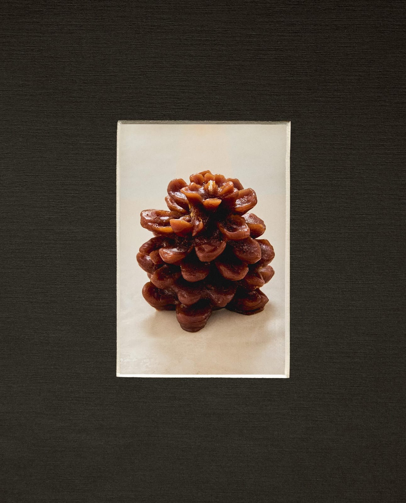 ZARA HOME СВЕЧА АРОМАТИЧЕСКАЯ ШИШКА PUMPKIN SPICE ракурс 6