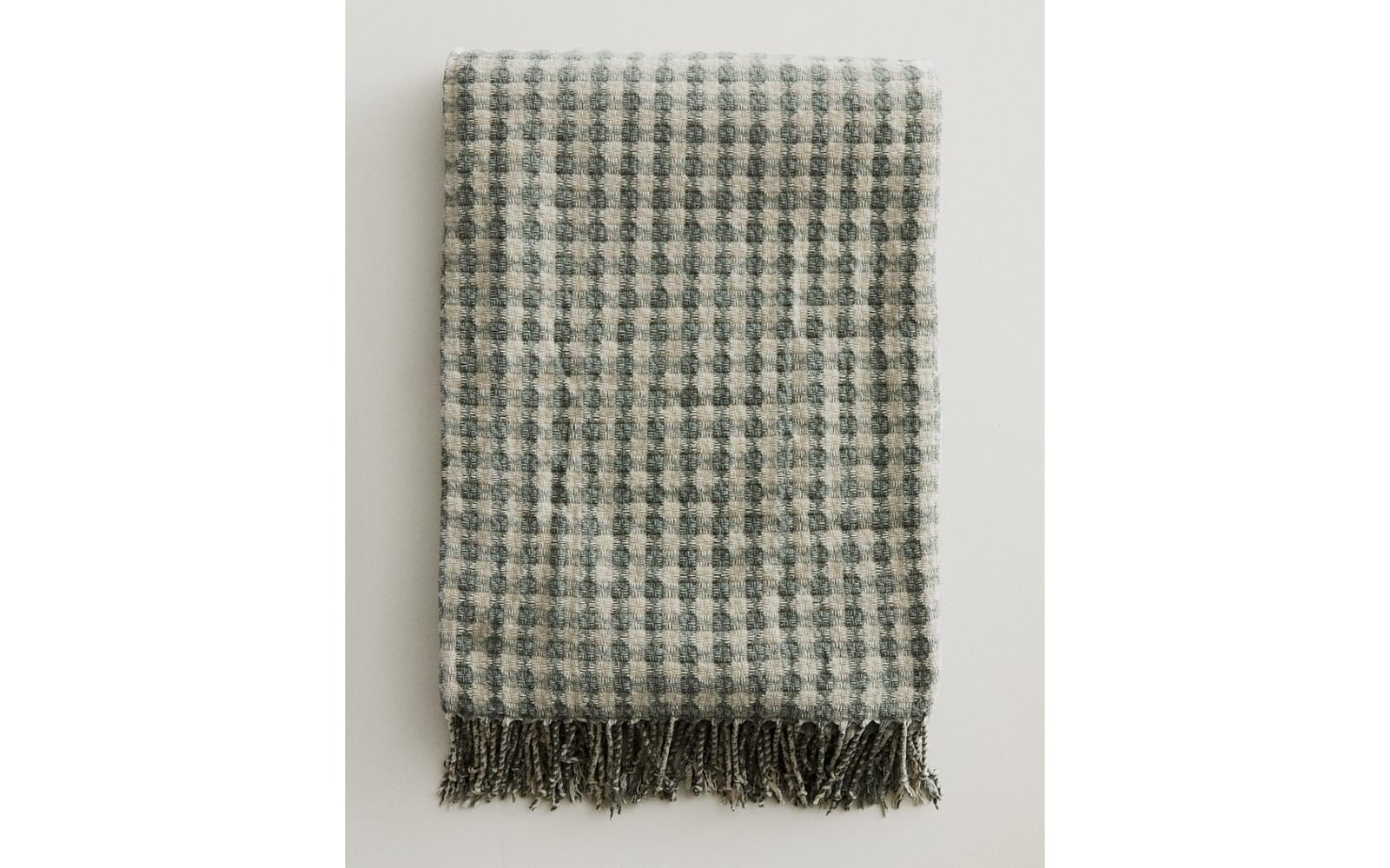 ZARA HOME ПЛЕД ЖАККАРДОВЫЙ В КЛЕТКУ ракурс 2