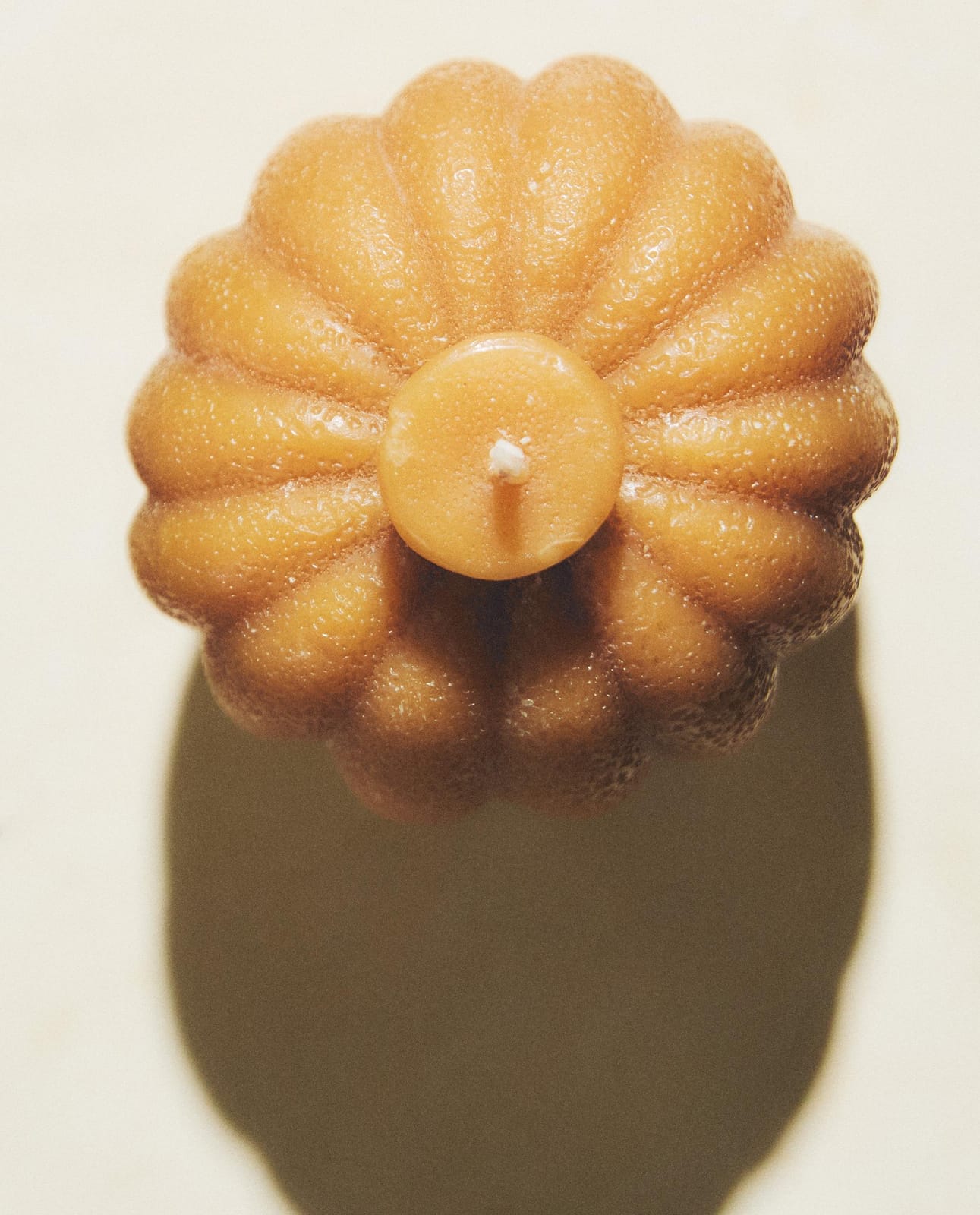 ZARA HOME (555 G) АРОМАТИЧЕСКАЯ СВЕЧА PUMPKIN SPICE ракурс 7