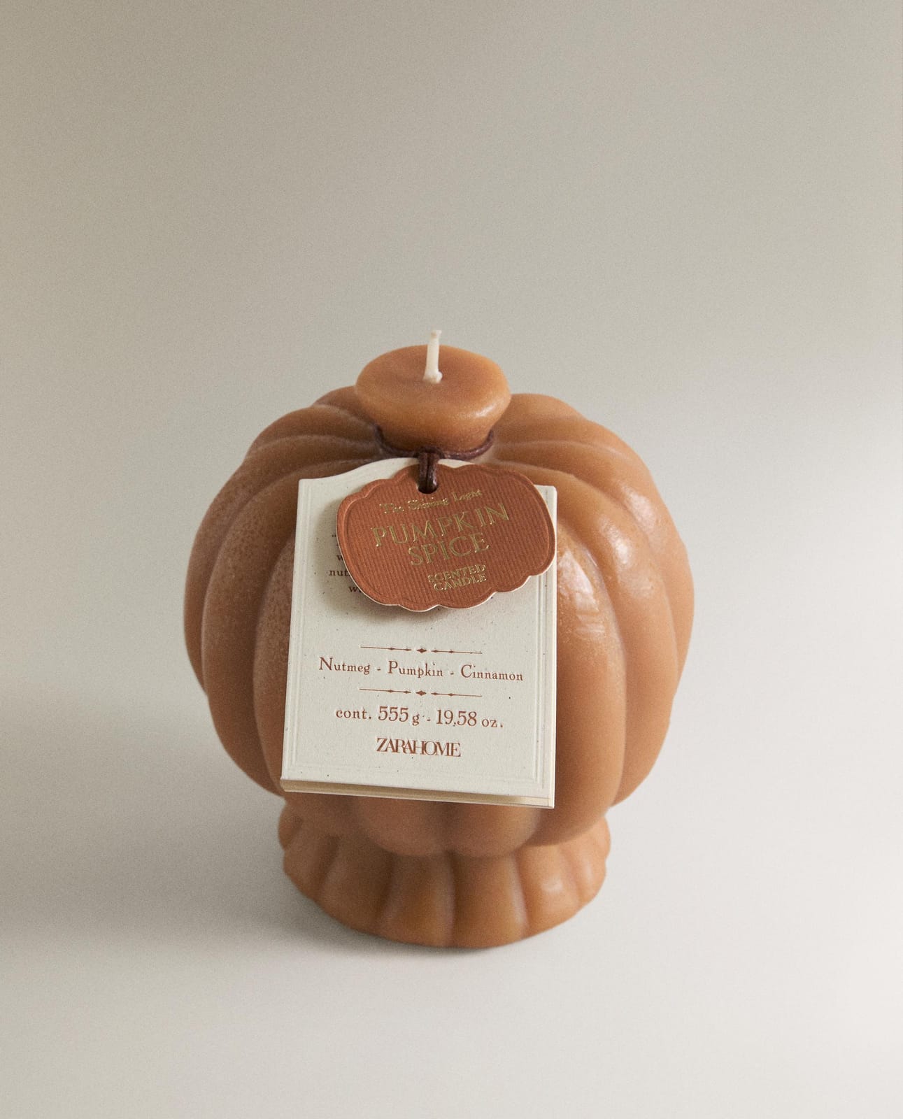 ZARA HOME (555 G) АРОМАТИЧЕСКАЯ СВЕЧА PUMPKIN SPICE ракурс 5