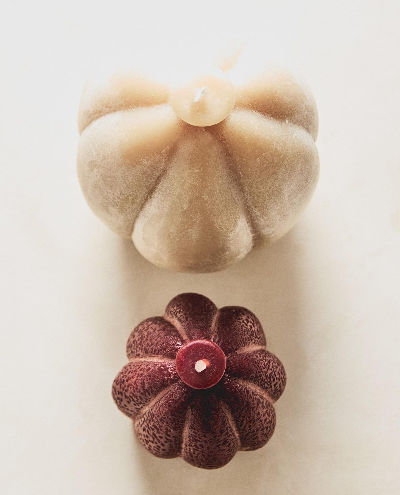 ZARA HOME (194 G) АРОМАТИЧЕСКАЯ СВЕЧА PUMPKIN SPICE ракурс 7