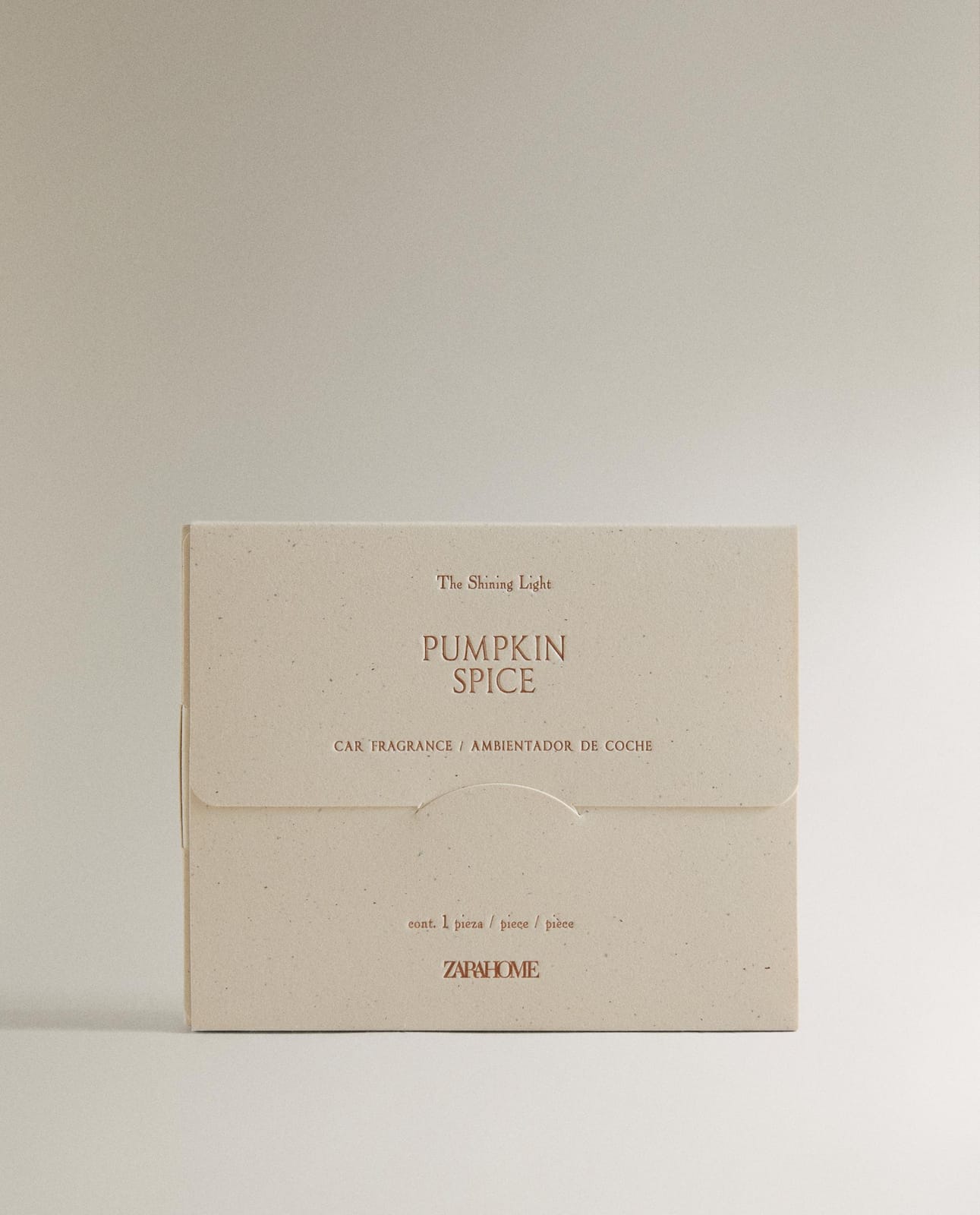 ZARA HOME АРОМАТИЗАТОР ДЛЯ АВТОМОБИЛЯ PUMPKIN SPICE ракурс 3
