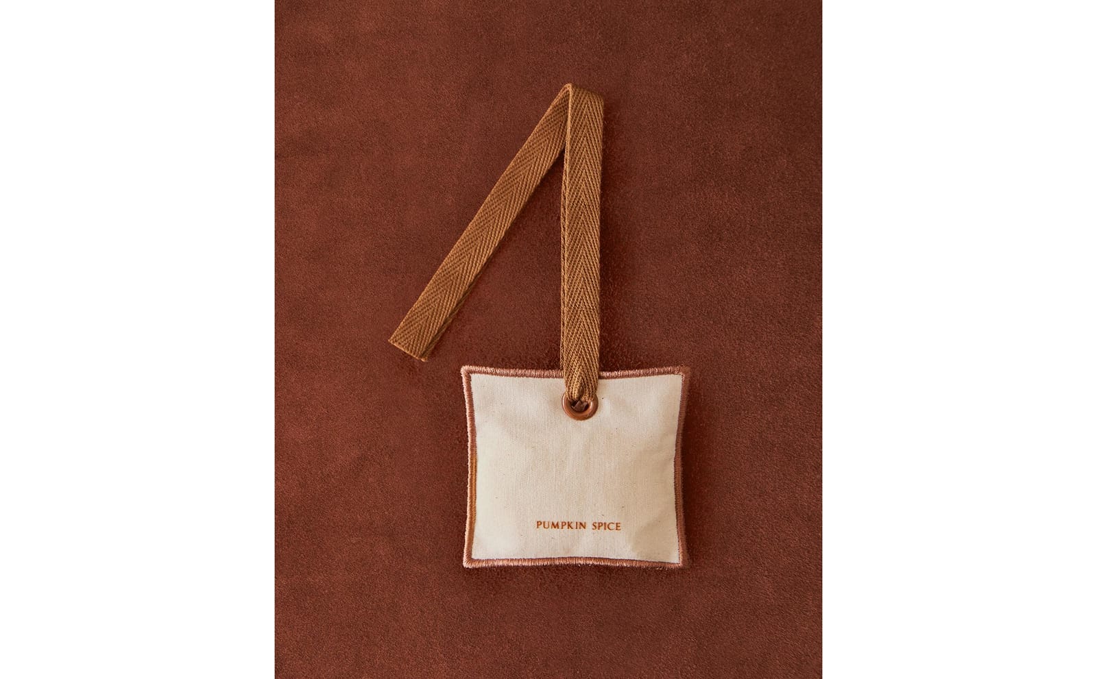 ZARA HOME АРОМАТИЗАТОР ДЛЯ АВТОМОБИЛЯ PUMPKIN SPICE ракурс 8