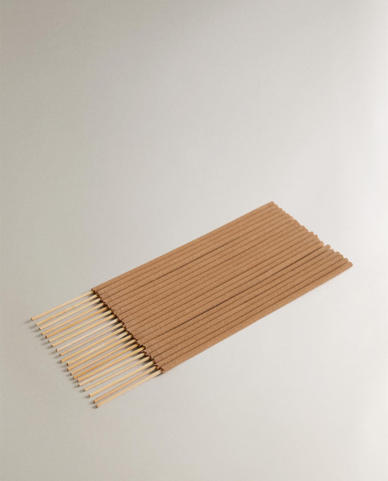 ZARA HOME АРОМАТИЧЕСКИЕ ПАЛОЧКИ PUMPKIN SPICE (НАБОР 20 ШТ.) ракурс 6