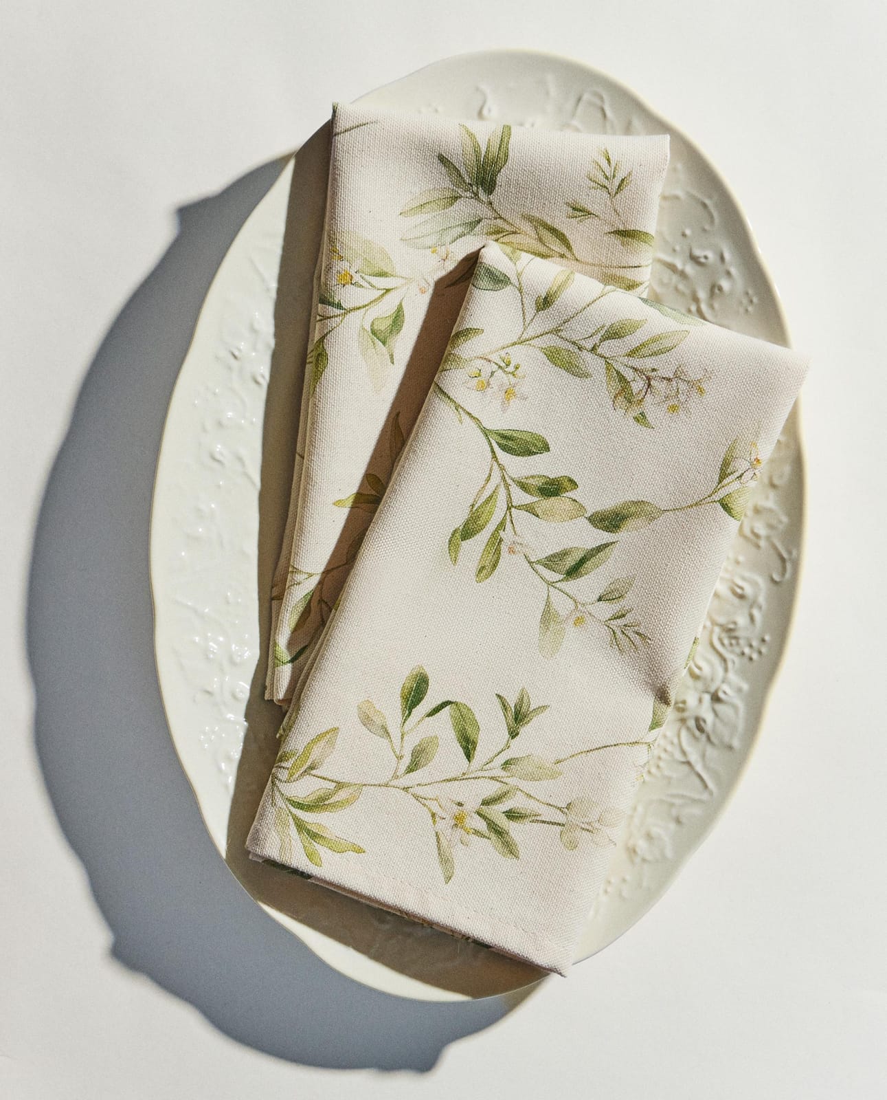ZARA HOME САЛФЕТКИ С ПРИНТОМ ЦВЕТЫ И ВЕТОЧКИ (КОМПЛЕКТ 2 ШТ.) ракурс 8