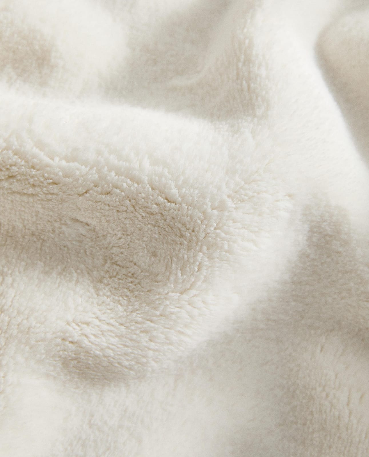 ZARA HOME ФЛИСОВОЕ ОДЕЯЛО ракурс 3