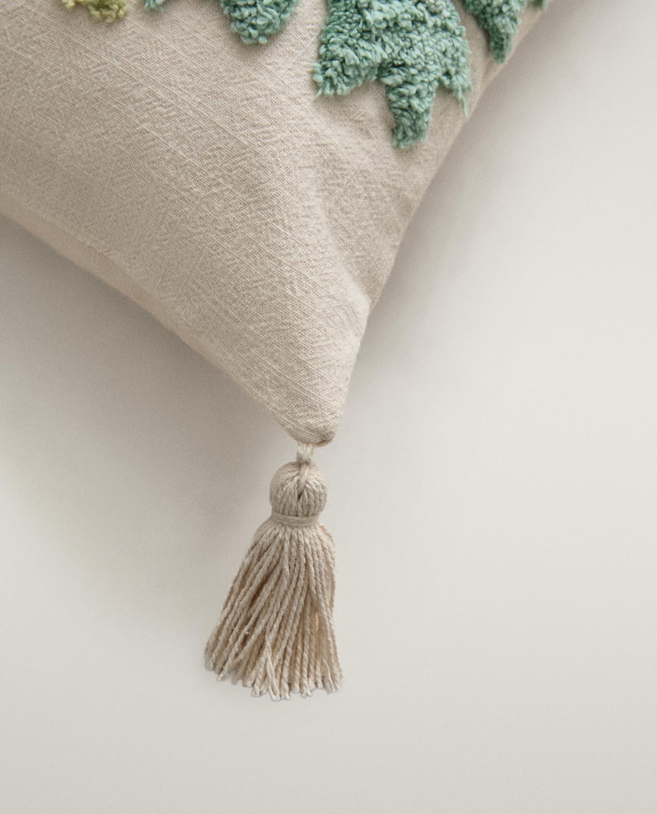 ZARA HOME ПОДУШЕЧНЫЙ ЧЕХОЛ ДЕКОРАТИВНЫЙ С ТАФТИНГОМ ракурс 6