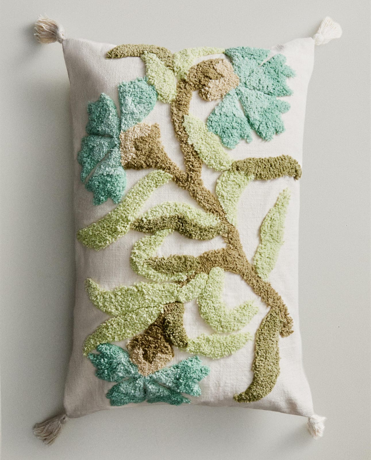 ZARA HOME ПОДУШЕЧНЫЙ ЧЕХОЛ ДЕКОРАТИВНЫЙ С ТАФТИНГОМ ракурс 2