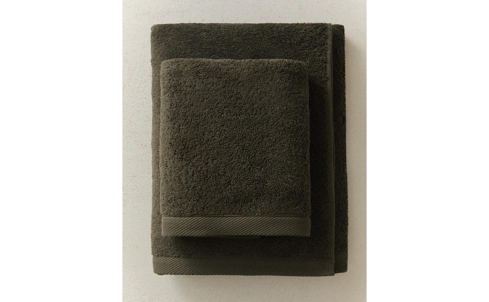 ZARA HOME ГЛАДКОЕ БАННОЕ ПОЛОТЕНЦЕ ИЗ МАХРОВОГО ХЛОПКА (500 Г/М²) ракурс 7