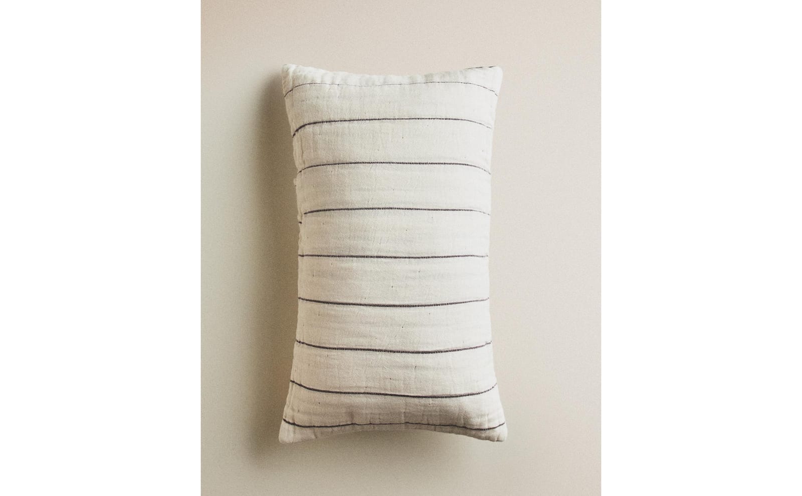 ZARA HOME ДЕТСКАЯ НАВОЛОЧКА НА ПОДУШКУ В ПОЛОСКУ ракурс 3