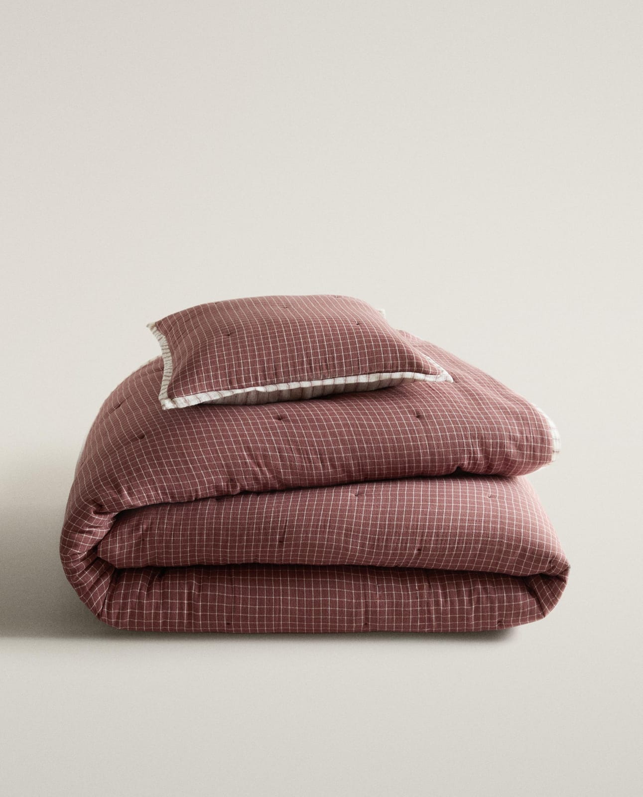 Покрывало ZARA HOME ДВУСТОРОННЕЕ ДЕТСКОЕ ПОКРЫВАЛО В КЛЕТКУ И ПОЛОСКУ BRĄZOWY 180 x 250 cm