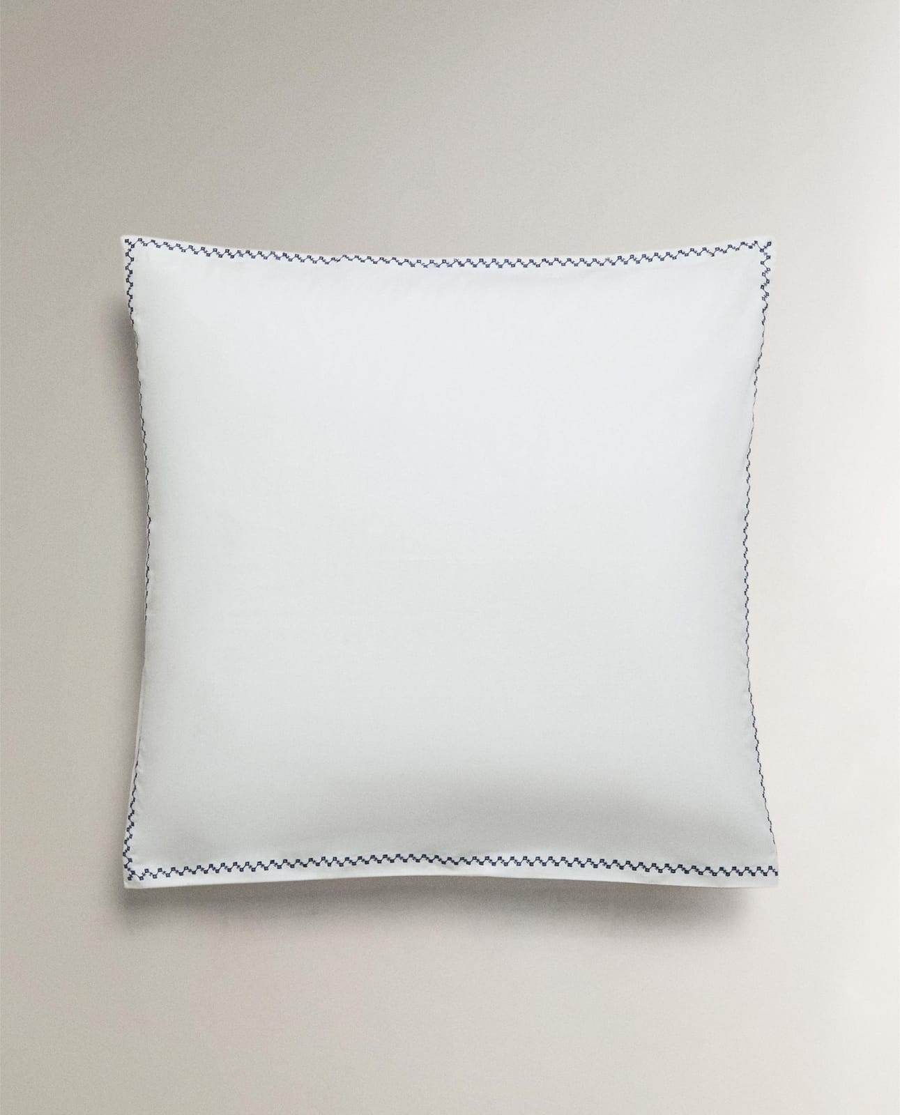 ZARA HOME Наволочка на подушку с вышитой каймой ракурс 2