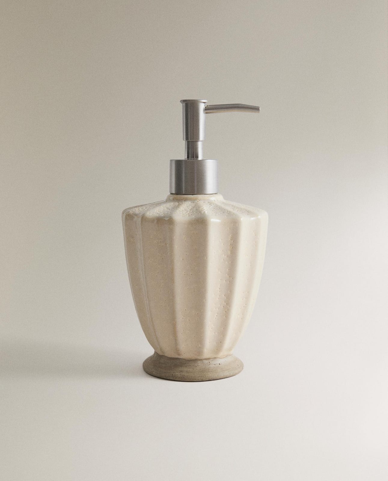 Дозатор для жидкого мыла ZARA HOME рустикальный керамический BEŻOWY 18.2 x 10 x 10 cm