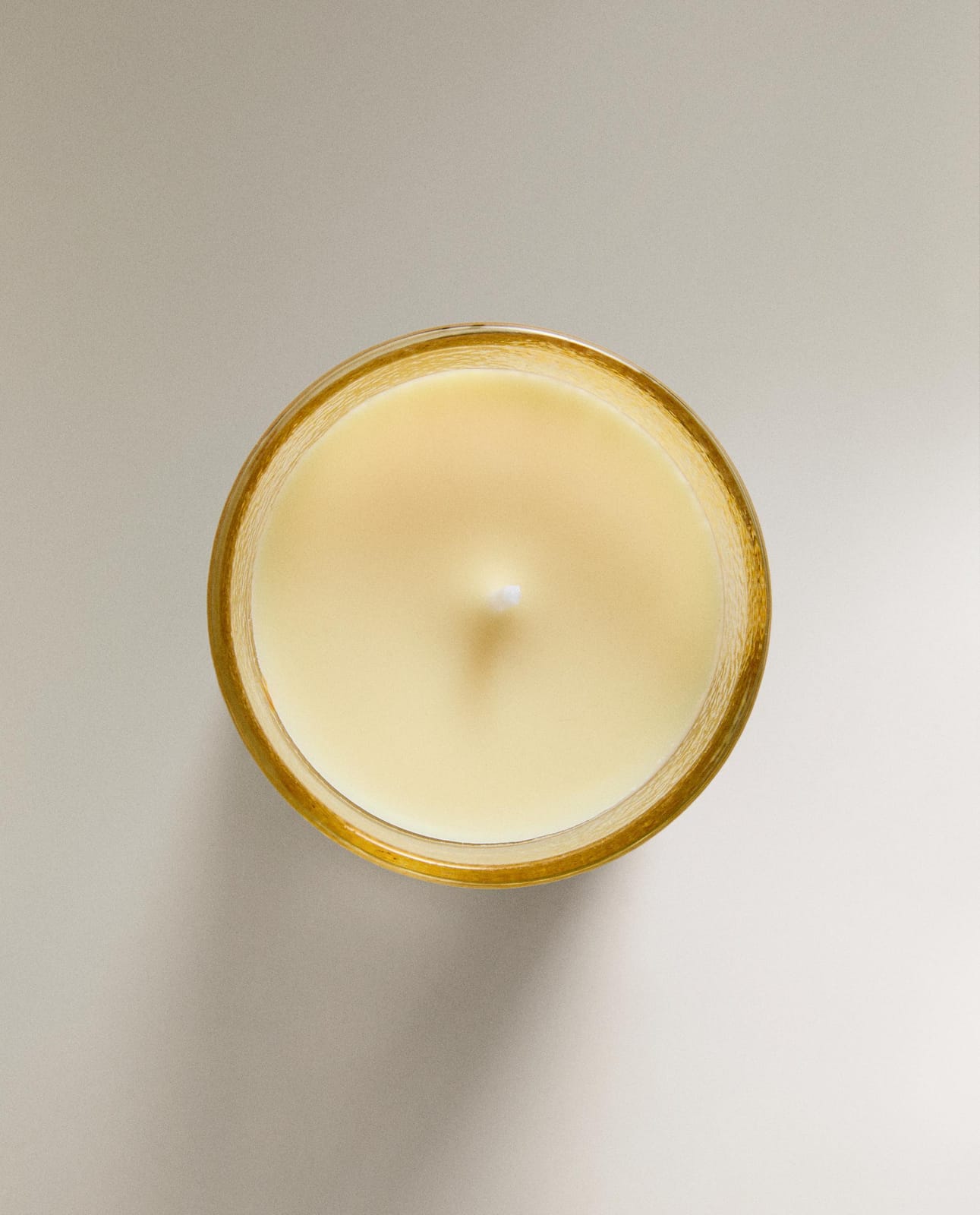 ZARA HOME (155 G) АРОМАТИЧЕСКАЯ СВЕЧА CITRUS PEACH ракурс 4