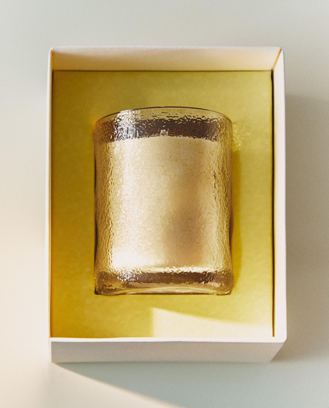 ZARA HOME (155 G) АРОМАТИЧЕСКАЯ СВЕЧА CITRUS PEACH ракурс 7