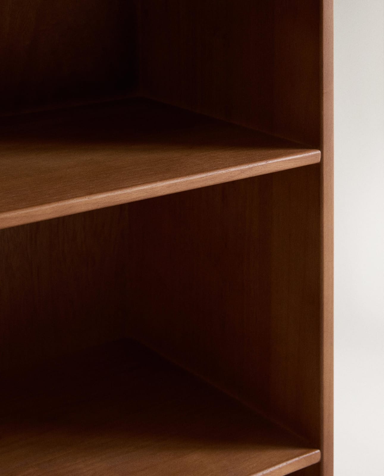 ZARA HOME ДЕТСКИЙ СТЕЛЛАЖ С РОЛЕТОЙ ракурс 3