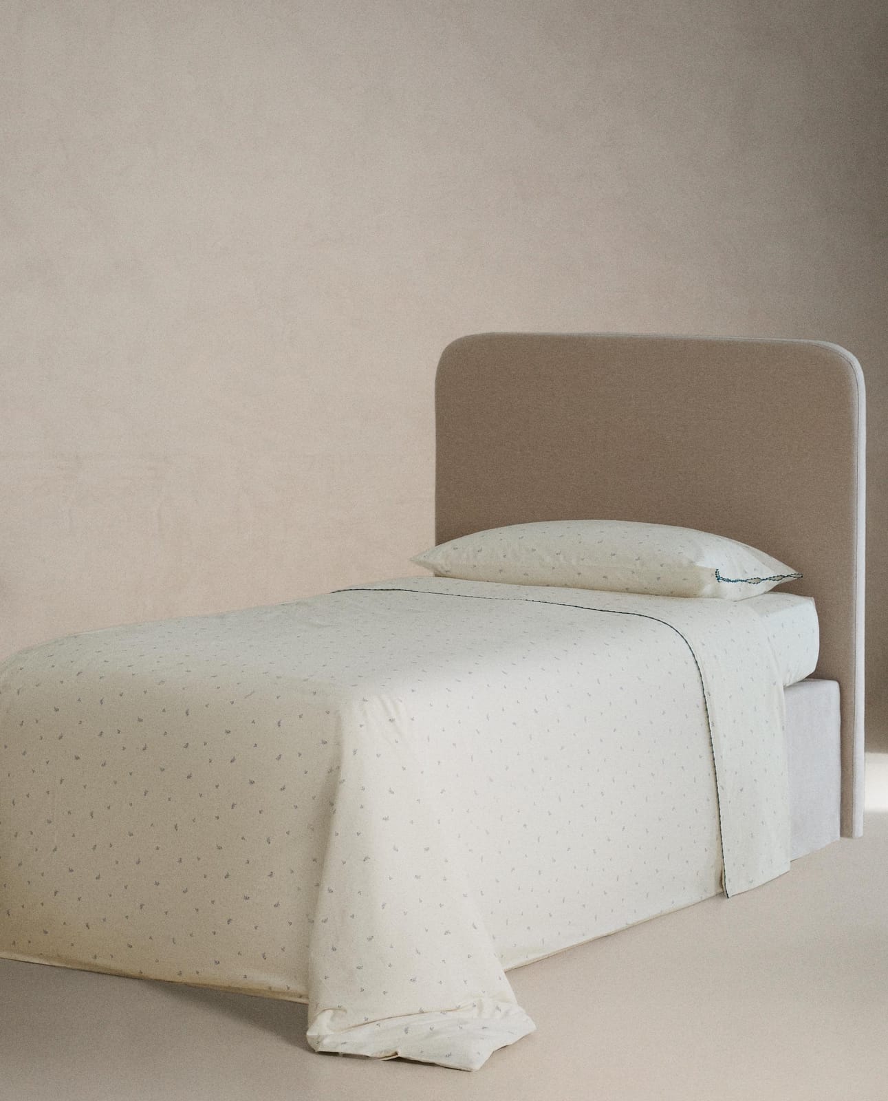 ZARA HOME Детский пододеяльник с листьями и горошек ракурс 3