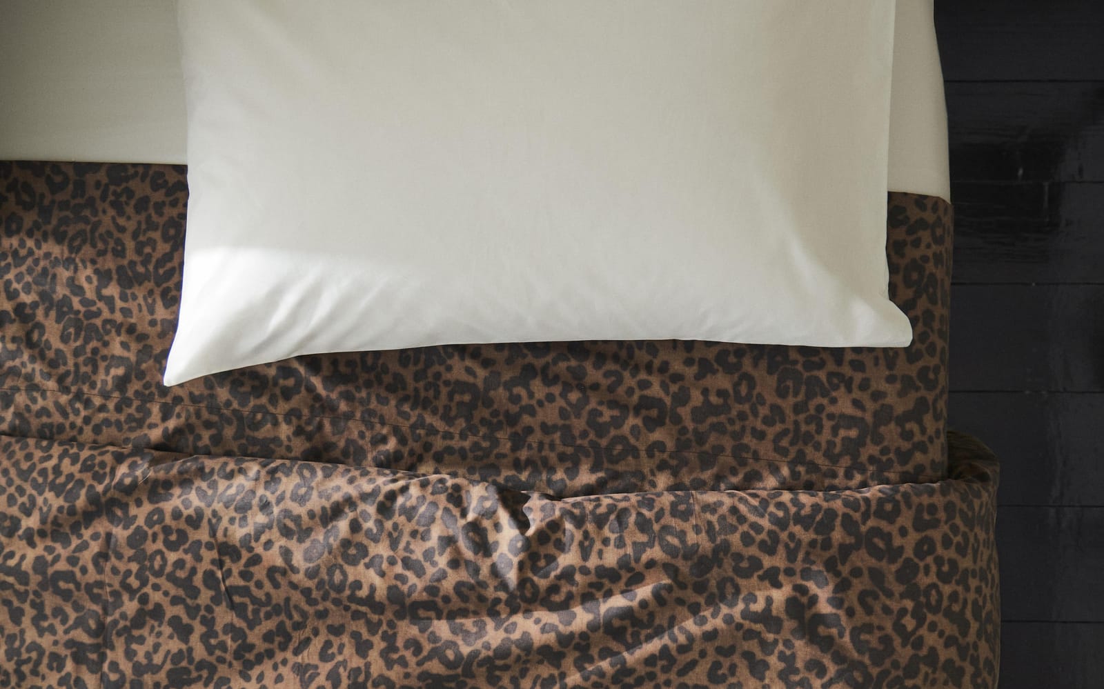 ZARA HOME ПРОСТЫНЯ БЕЗ РЕЗИНКИ ИЗ ПЕРКАЛЯ С ЛЕОПАРДОВЫМ УЗОРОМ (200 НИТЕЙ) ракурс 8