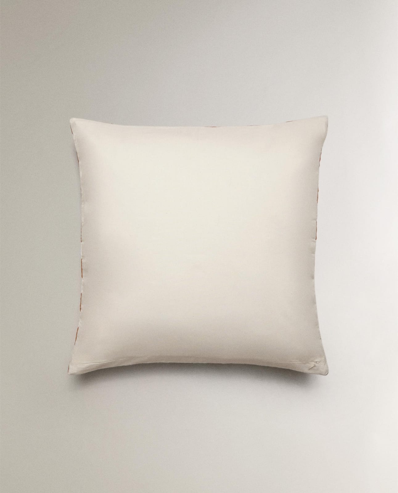 ZARA HOME ДЕКОРАТИВНАЯ НАВОЛОЧКА НА ПОДУШКУ В КЛЕТКУ ракурс 5