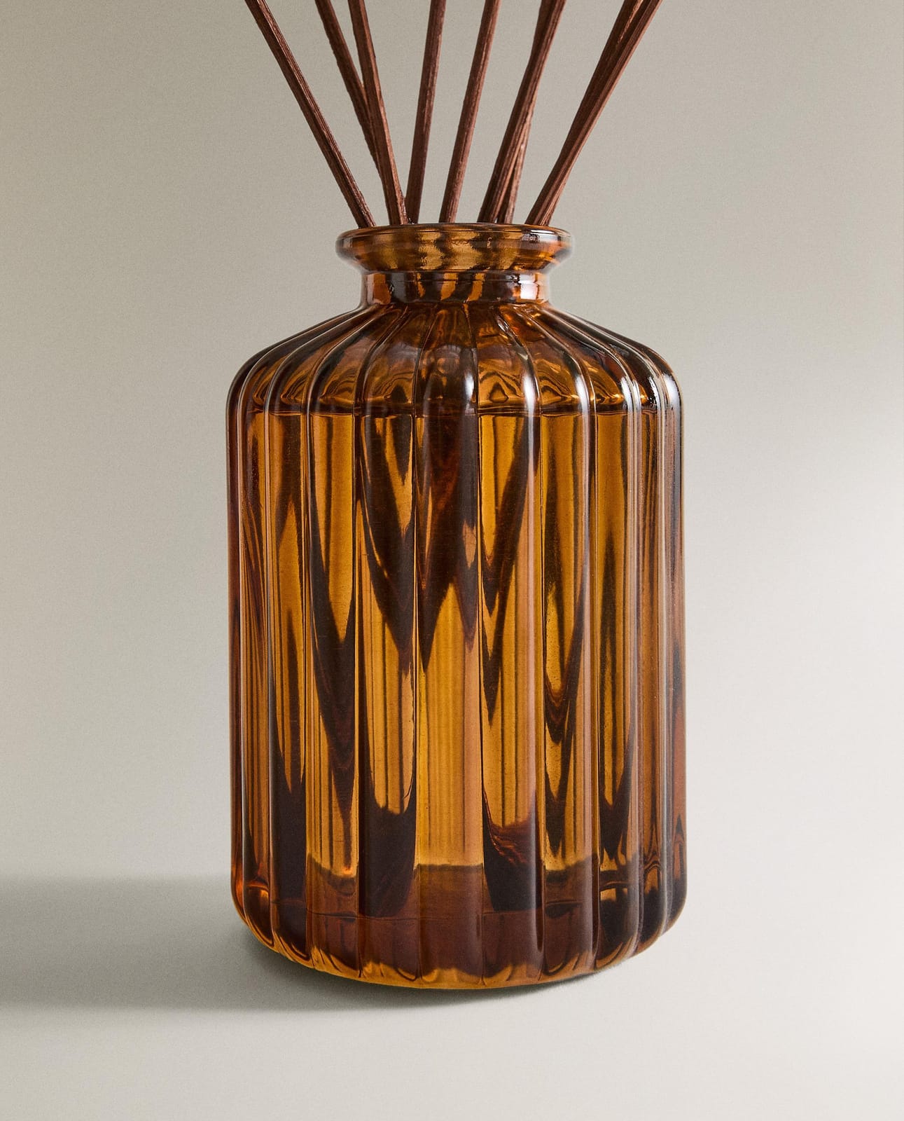 ZARA HOME (285 ML) Ароматические палочки PUMPKIN SPICE ракурс 4