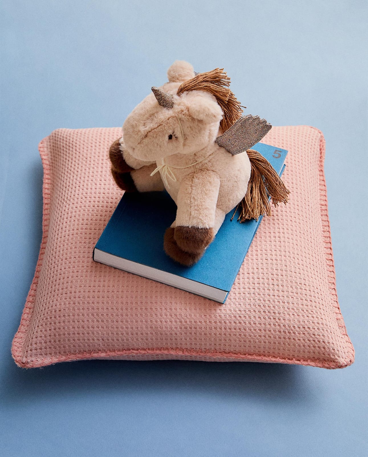 ZARA HOME Детская игрушка-единорог ракурс 2