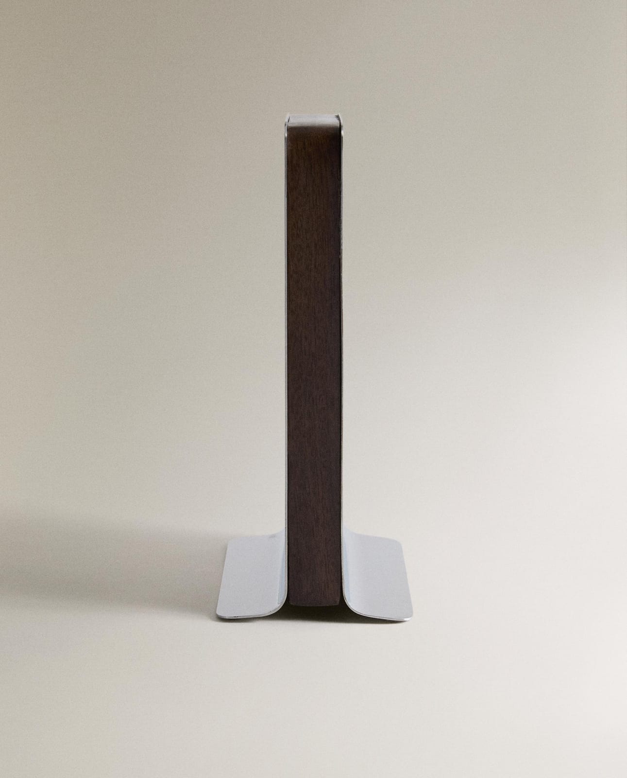 Подставка декоративная ZARA HOME ДЕРЕВЯННЫЕ ПОДСТАВКИ ДЛЯ КНИГ С МЕТАЛЛОМ BRĄZOWY 23.25 x 9.25 x 14.5 cm