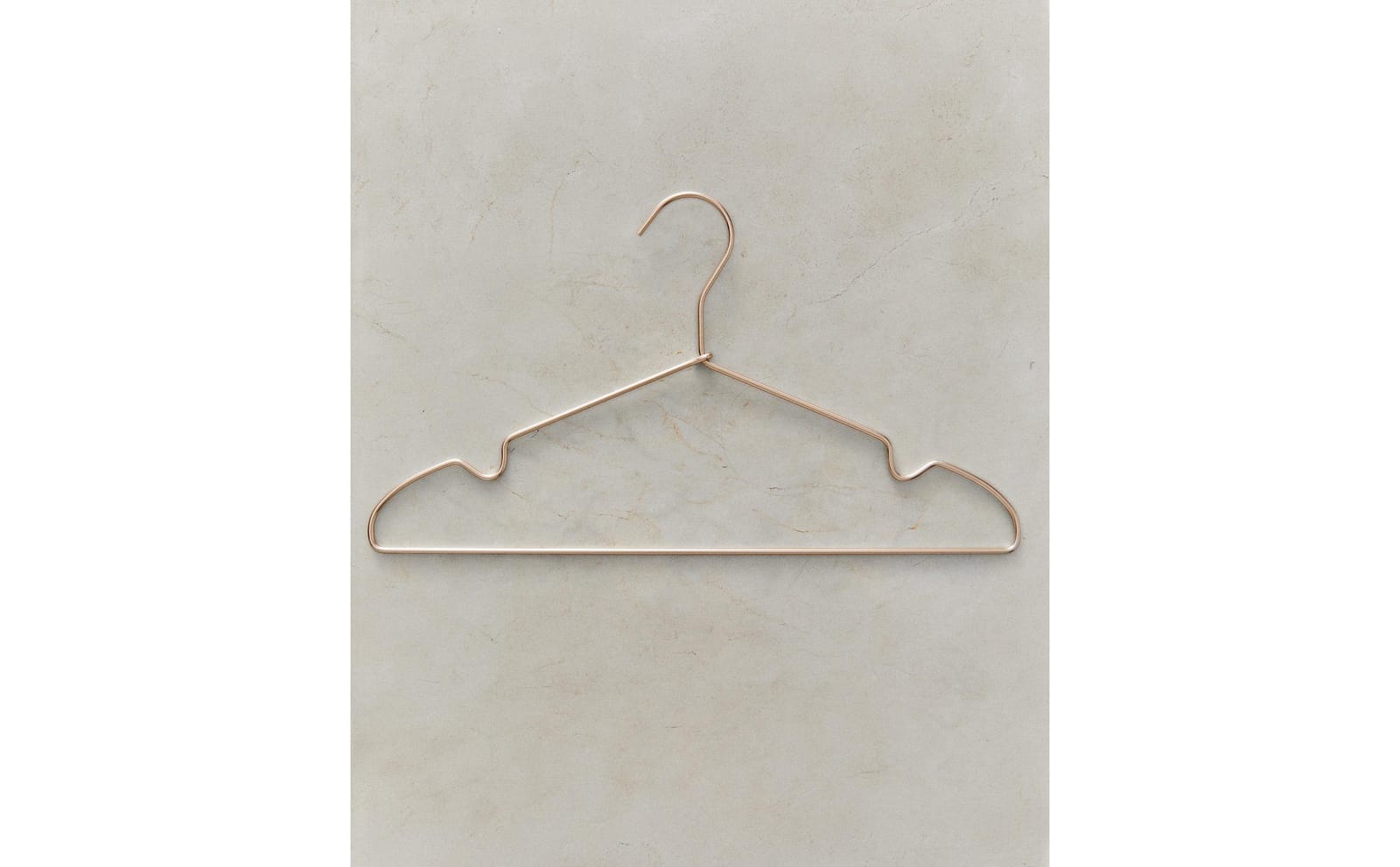 ZARA HOME МЕТАЛЛИЧЕСКАЯ ВЕШАЛКА (КОМПЛЕКТ 5 ШТ.) ракурс 5