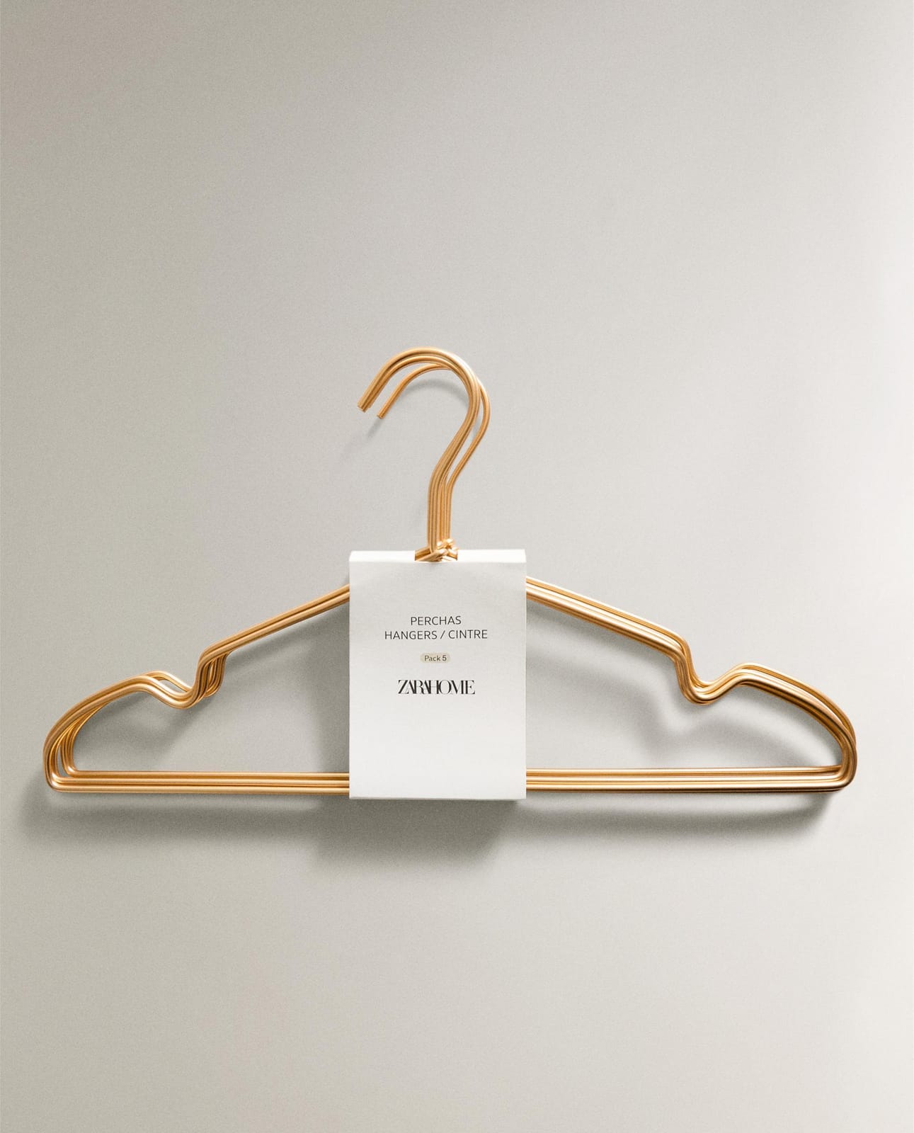 ZARA HOME МЕТАЛЛИЧЕСКАЯ ВЕШАЛКА (КОМПЛЕКТ 5 ШТ.) ракурс 6