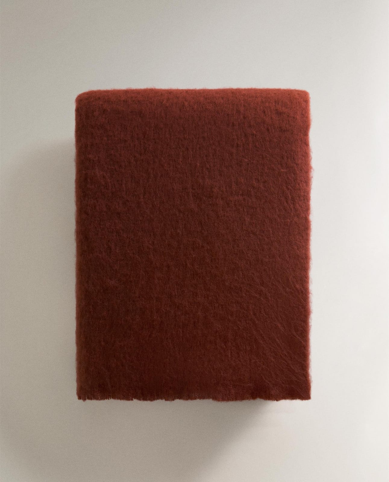 ZARA HOME ПЛЕД С ЭФФЕКТОМ BRUSHED ракурс 3