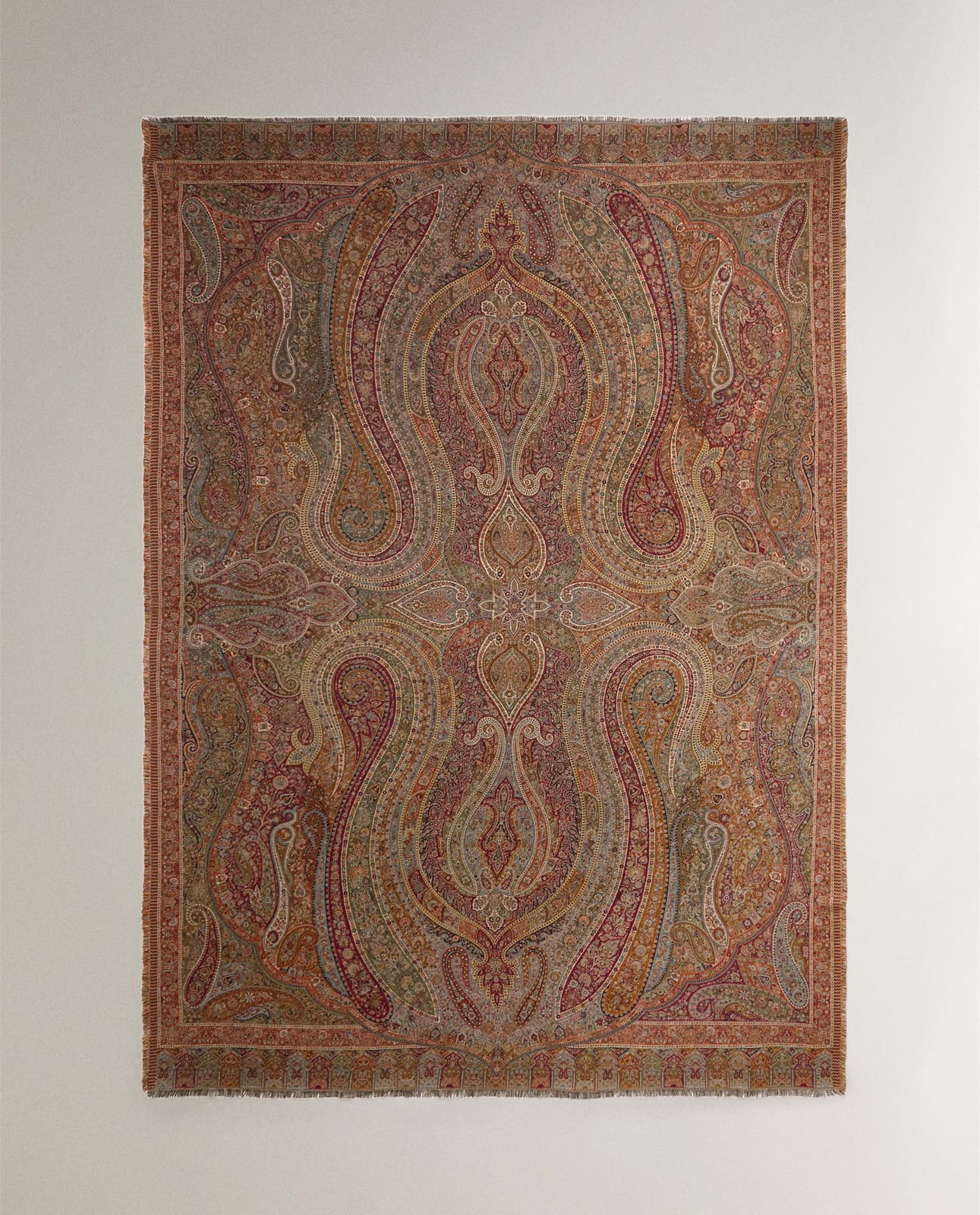 Плед ZARA HOME ЖАККАРДОВЫЙ ПЛЕД С УЗОРОМ ПЕЙСЛИ CEGLASTY 140 x 190 cm