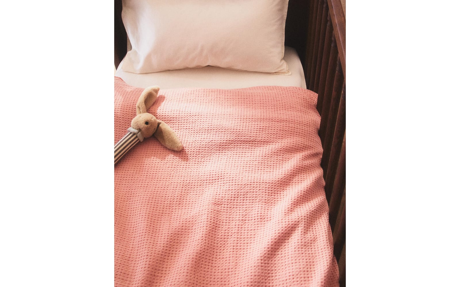 ZARA HOME ДЕТСКОЕ ПОКРЫВАЛО ВАФЕЛЬНОЕ ракурс 3
