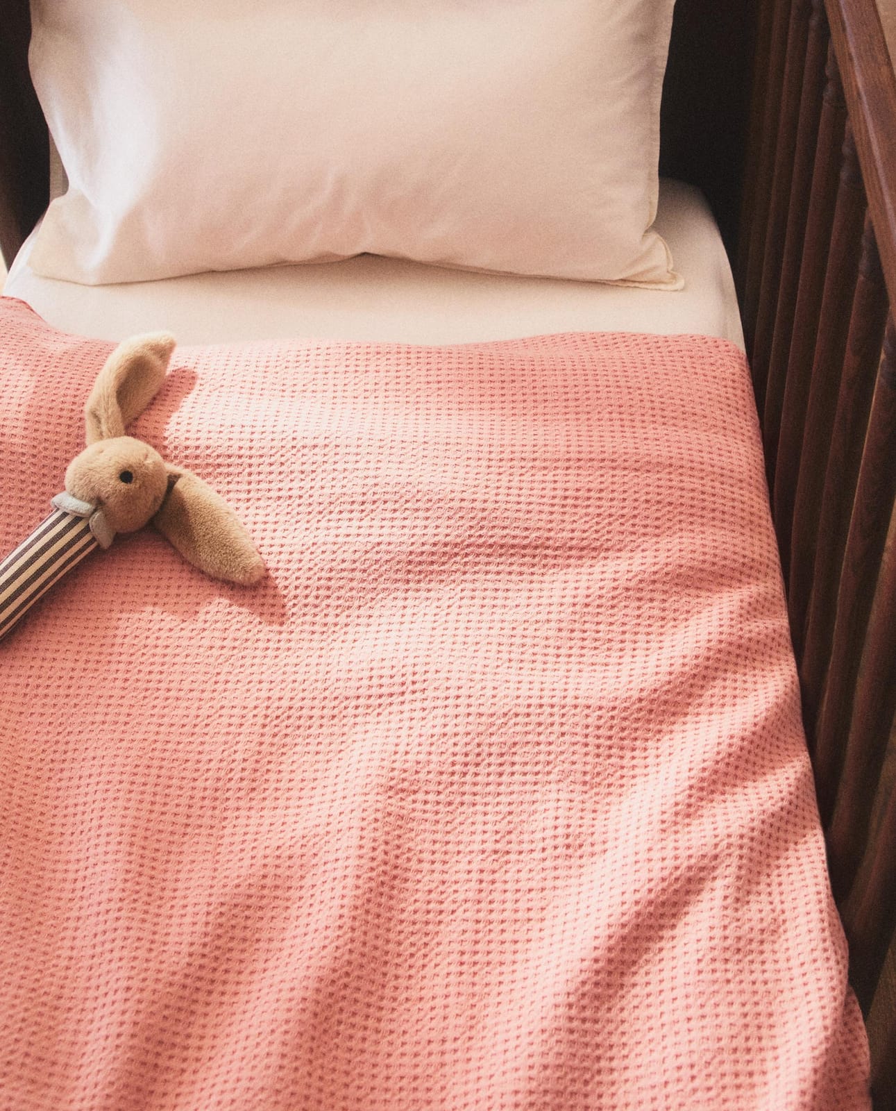 ZARA HOME ДЕТСКОЕ ПОКРЫВАЛО ВАФЕЛЬНОЕ ракурс 2