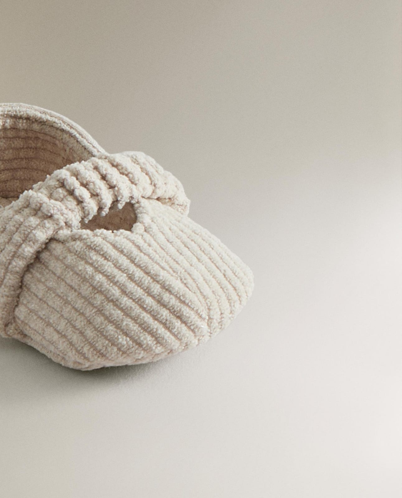 ZARA HOME ПИНЕТКИ ТИПА БАЛЕТОК С ФАКТУРОЙ ракурс 3