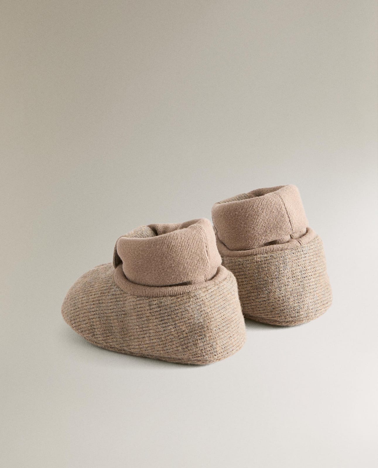 ZARA HOME ВЯЗАНЫЕ ПИНЕТКИ ракурс 8