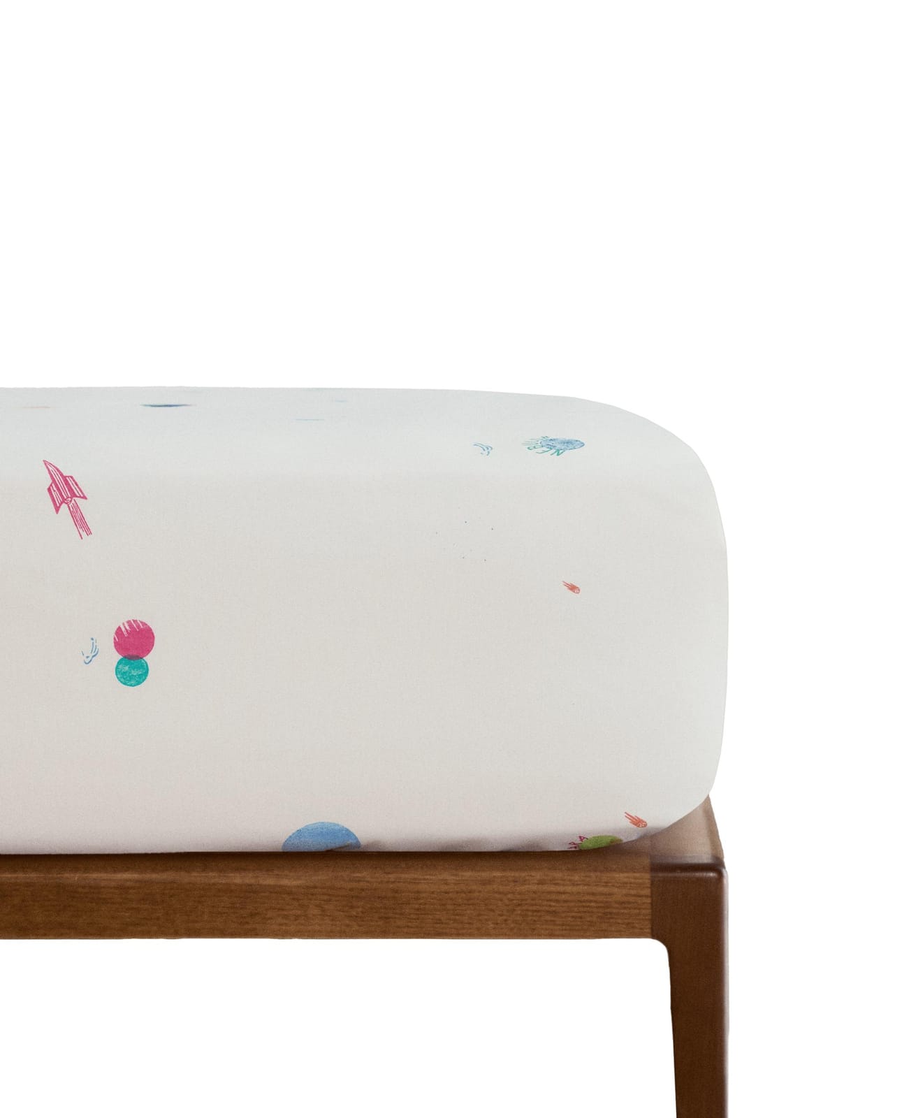 ZARA HOME ДЕТСКАЯ ПРОСТЫНЯ НА РЕЗИНКЕ С КОСМОСОМ ракурс 8