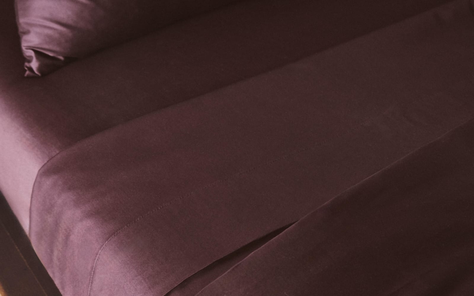 ZARA HOME ПРОСТЫНЯ БЕЗ РЕЗИНКИ ИЗ САТИНА С ЭФФЕКТОМ СТИРКИ (300 НИТЕЙ) ракурс 7