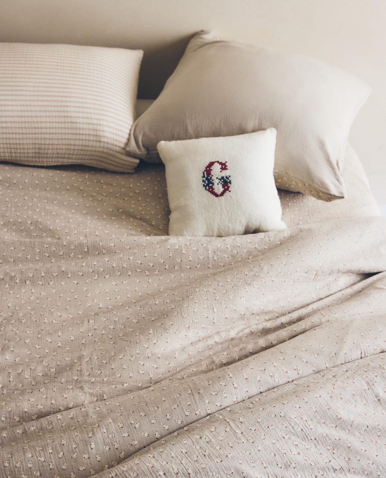 ZARA HOME ДЕТСКИЙ ПОДОДЕЯЛЬНИК ИЗ ШИФОНА С ЦЫПЛЯТАМИ ракурс 2