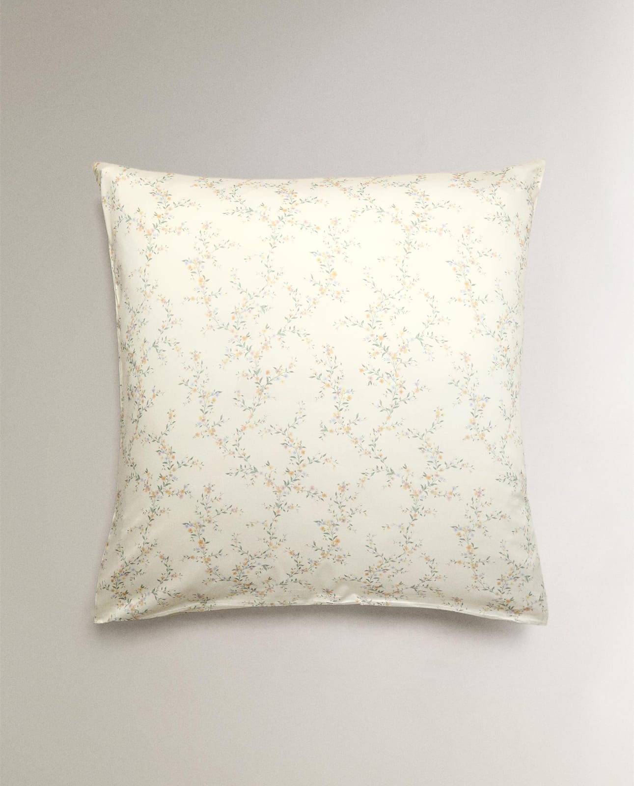ZARA HOME САТИНОВАЯ НАВОЛОЧКА С ЦВЕТОЧНЫМ УЗОРОМ ракурс 4