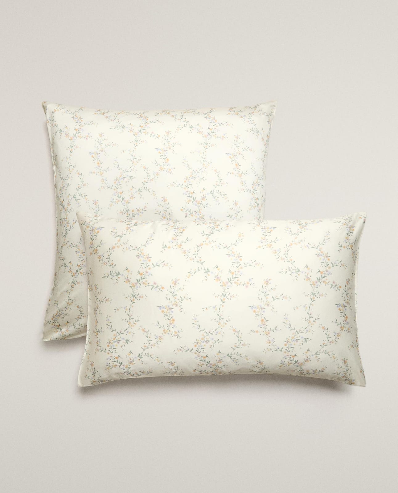 Наволочка ZARA HOME сатиновая наволочка с цветочным узором ECRU 50 x 75 см