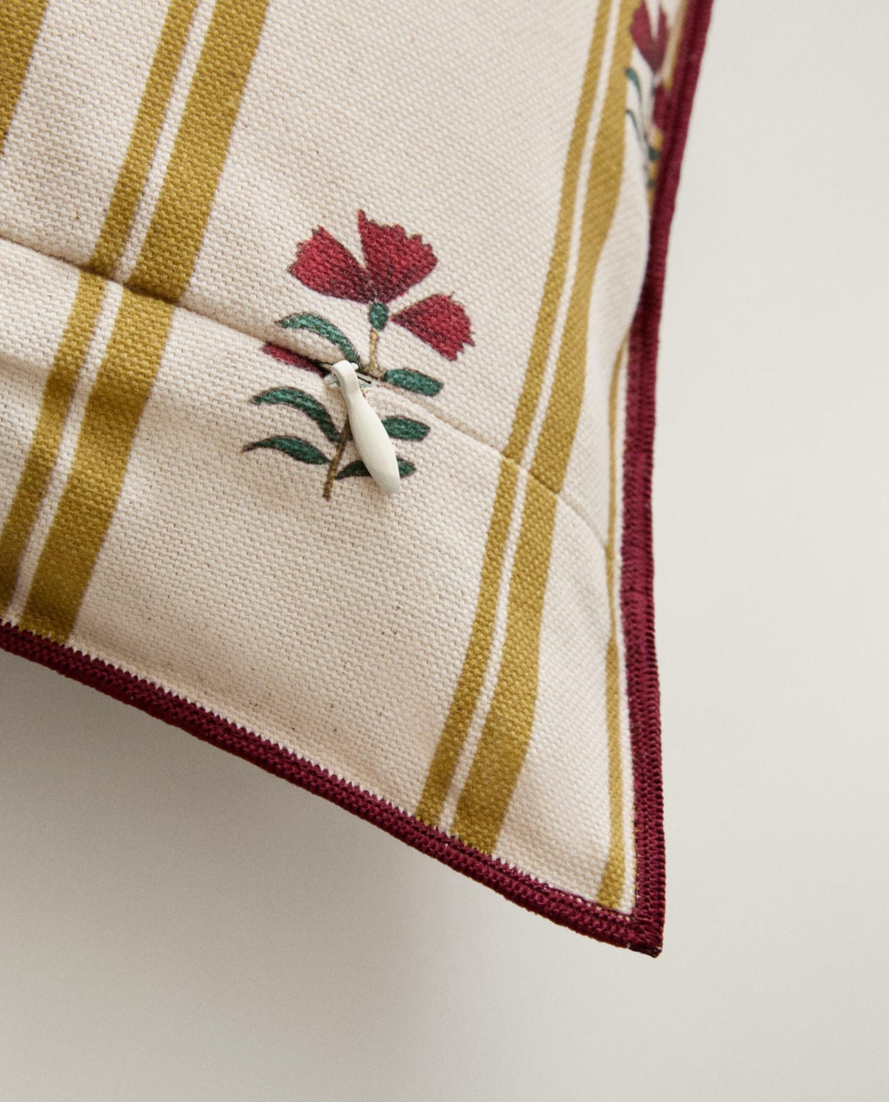 ZARA HOME НАВОЛОЧКА В ПОЛОСКУ И ЦВЕТЫ ракурс 8