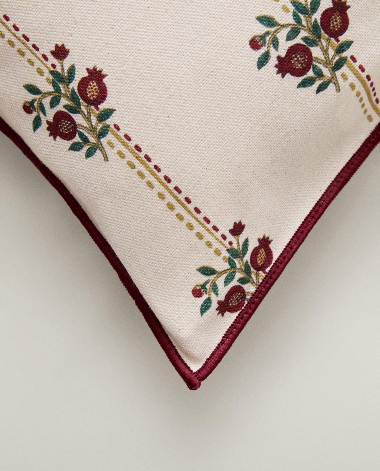 ZARA HOME НАВОЛОЧКА В ПОЛОСКУ И ЦВЕТЫ ракурс 7