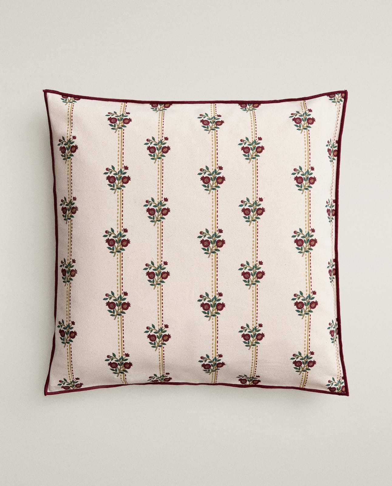 Наволочка декоративная ZARA HOME наволочка в полоску и цветы ECRU 45 x 45 cm